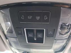 2022 Hyundai
                STARIA Highlander