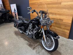 2013 Harley-davidson FLHR ROAD KING Black