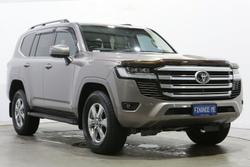 2022 Toyota
                Landcruiser VX
