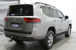 2022 Toyota Landcruiser VX