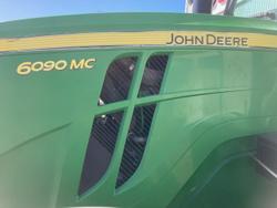  John Deere
                6090Mc 