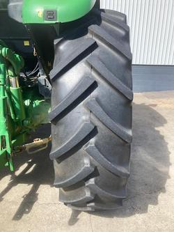  John Deere
                6090Mc 