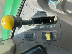  John Deere
                6090Mc 