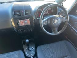 2014 Suzuki
                SX4 Crossover Navigator