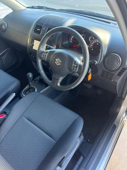 2014 Suzuki
                SX4 Crossover Navigator