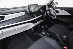 2025 Suzuki Swift Hybrid UZ Pure White