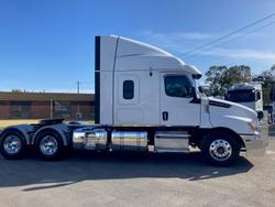 2021 Freightliner Cascadia 126 WHITE
