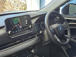 2022 Mitsubishi Outlander ES