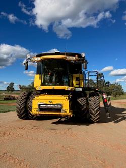 2014 New Holland Cr 8090 YELLOW