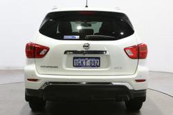 2019 Nissan
Pathfinder ST-L