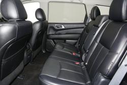 2019 Nissan
Pathfinder ST-L