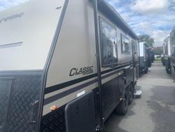 2025 Supreme 2000_R_K1e1_T Classic Tourer 20'