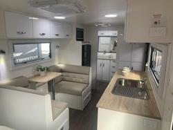 2025 Supreme 2000_R_K1e1_T Classic Tourer 20'