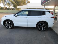 2025 Mitsubishi Outlander PHEV Exceed