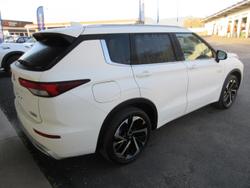 2025 Mitsubishi Outlander PHEV Exceed