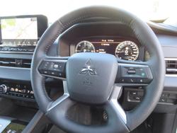 2025 Mitsubishi Outlander PHEV Exceed