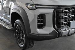 2025 LDV
D90 Executive