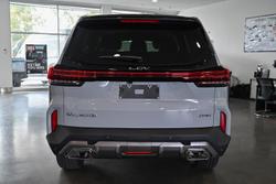 2025 LDV
D90 Executive