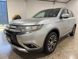 2016 Mitsubishi Outlander LS