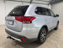 2016 Mitsubishi Outlander LS