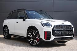 2025 MINI Countryman JCW Favoured