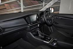 2025 Isuzu
                MU-X LS-U
