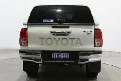 2020 Toyota Hilux SR5