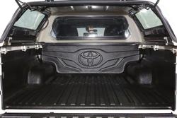 2020 Toyota Hilux SR5