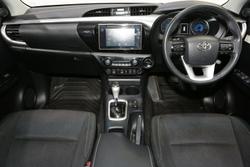 2020 Toyota Hilux SR5