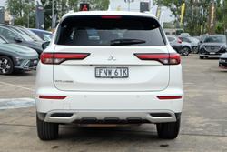 2023 Mitsubishi Outlander LS