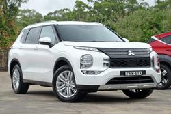 2023 Mitsubishi Outlander LS