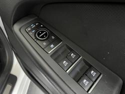 2015 Hyundai Genesis DH Marble White