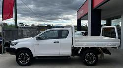 2021 Toyota
                Hilux SR