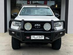 2021 Toyota
                Hilux SR