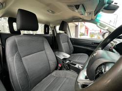 2021 Toyota
                Hilux SR