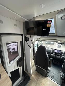 2025 Avan Ovation M10