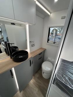 2025 Avan Ovation M10