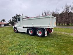 2011 Freightliner Century C(S/T)112