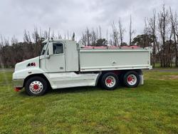 2011 Freightliner Century C(S/T)112