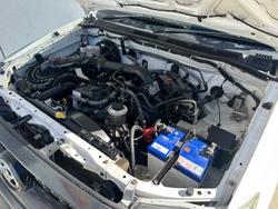 2009 Toyota Hilux Workmate TGN16R MY09 4x2 Glacier White
