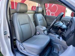 2009 Toyota Hilux Workmate TGN16R MY09 4x2 Glacier White