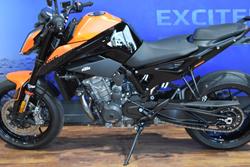 2022 Ktm 890 DUKE Orange