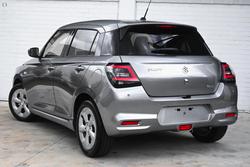 2025 Suzuki
Swift Hybrid Plus