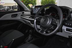 2025 Suzuki
Swift Hybrid Plus