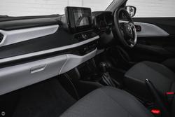 2025 Suzuki
Swift Hybrid Plus