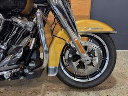 2017 Harley-davidson FLHR ROAD KING Gold