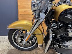 2017 Harley-davidson FLHR ROAD KING Gold