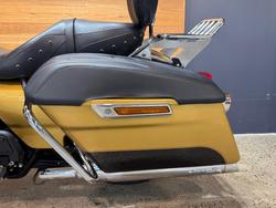 2017 Harley-davidson FLHR ROAD KING Gold