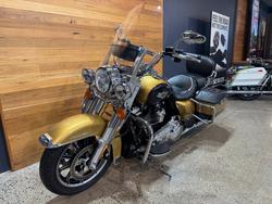 2017 Harley-davidson FLHR ROAD KING Gold
