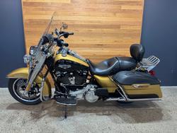 2017 Harley-davidson FLHR ROAD KING Gold